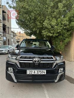 تۆیۆتا لاند کروزەر